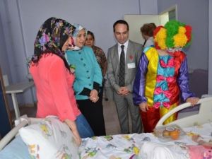 Hasta Çocuklar İçin ‘Şifalı Eller’ Kütüphanesi