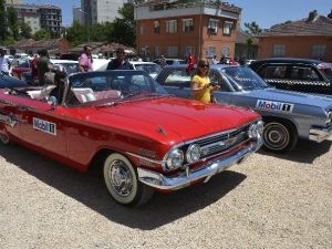 Klasik Otomobillerle Tarihe Yolculuk