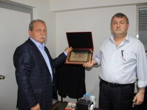 Verem Savaş Derneği’nden İş Adamı Yazıcıoğlu’na Teşekkür Plaketi