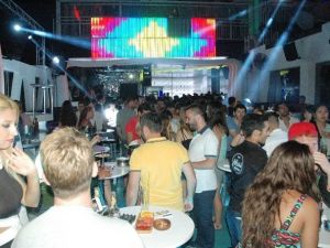 Geceleri Dj’lik Yapan Ünlü İş Adamı Bodrum’u Coşturdu