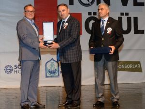 Başkan Kurtulan’a ’Eğitime Katkı’ Ödülü