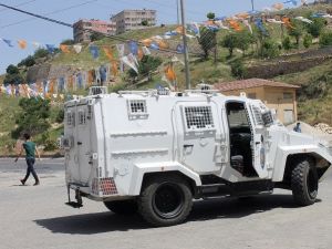 Mardin’de AK Parti’nin Seçim Bürosuna Saldırı