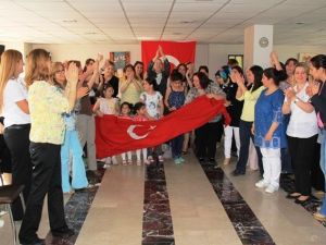 Polis Eşleri, Yuvada Kalan Çocuk Ve Gençlerle Bir Araya Geldi