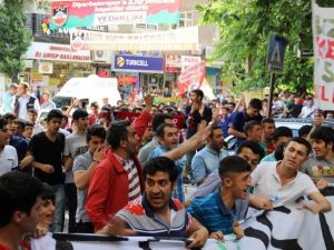 Diyarbakır’da Taraftarlar Yine Sokağa Döküldü