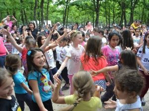 Öğrenci, Öğretmen Ve Veliler Piknikte Buluştu