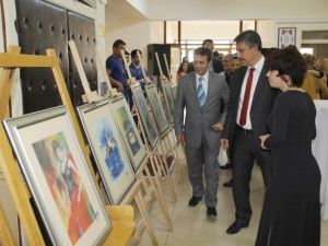 Nevşehir MYO Grafik Tasarım Bölümünden ‘13. Grafik Tasarım Sergisi’