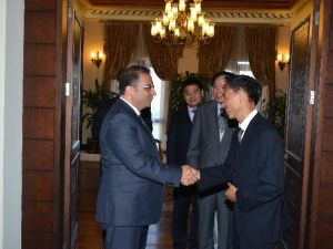 Çin Halk Cumhuriyeti Büyükelçisi Yu Hongyang, Vali Türker’i Ziyaret Etti