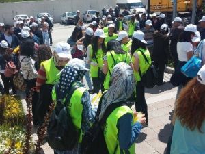 Gönüllüler Temiz Çevre İçin İş Başında