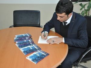 Recep Donat, Şiir Kitabının Gelirini Hayır Kurumlarına Bağışladı