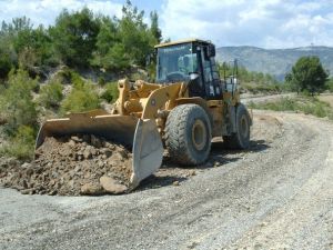 Manavgat Köy Yollarına Asfalt Öncesi Bakım Onarım