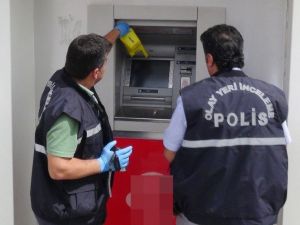 Aksaray’da Atm’ye Kartlı Ve Çift Kameralı Düzenek