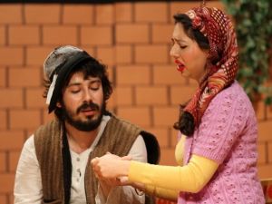 Gaziemir Sahnesinde Kahkaha Tufanı