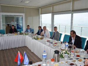 Yılmaz Muhtarları Dinledi