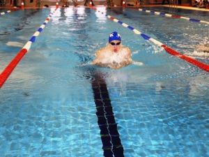 Körfez Yarı Olimpik Yüzme Havuzu Hizmete Girdi