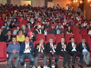 Liseler Arası Münazara Yarışması Yapıldı