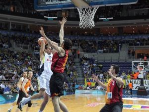 Fenerbahçe Ülker: 93 - Galatasaray Liv Hospital: 67