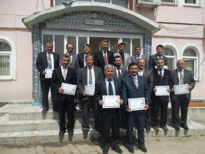 Hizmet İçi Eğitimi Tamamlayan İmamlara Kurs Bitirme Belgesi