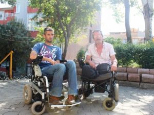 Engelli Vatandaşlar Sokakta Dolaşamıyor