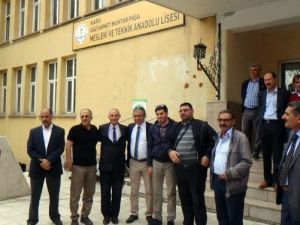 AK Parti Milletvekili Adayı Mehmet Uçum 35 Yıl Önce Mezun Olduğu Okulu Ziyaret Etti