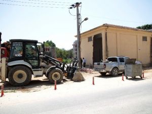 Yol Ortasında Kalan Trafolar Kaldırılıyor