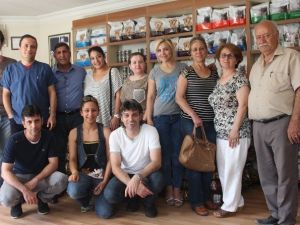 Hayvanseverlere Kuru Mama Bağışı