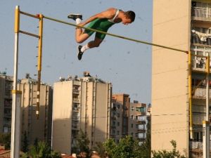 Adanalı Atlet Tenekebüken İki Yeni Türkiye Rekoru Kırdı