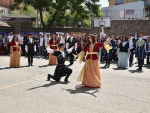 Başkan Akgül, Mezun Olduğu Okulda Bilim Fuarına Katıldı