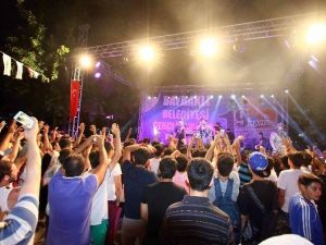 Bayraklı’da Gençlik Festivaline Unutulmaz Kapanış