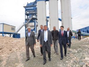 Vali Ve Kütahya İl Genel Meclisi Başkanı Asfalt Şantiyesini İnceledi