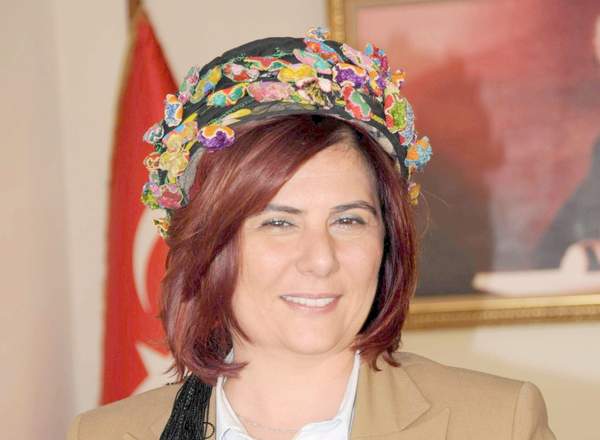 Özlem Çerçioğlu, ilk 2’de