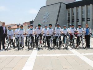 Sağlıklı Ve Hareketli Yaşam İçin 180 Bisiklet Dağıtıldı