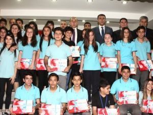 Adana’da 21 Bin 812 Öğrenci Ve Öğretmene Tablet Bilgisayar