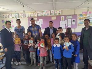 Muradiye’de ‘Her Köy Okuluna Bir Kütüphane’ Projesi