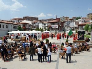 Altındağlı Kadınlar Bayat Ekmekten Harika Lezzetler Yaptı