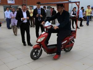 KTÜ’lü Öğrencilerden Güneş Enerjisi İle Çalışan Motosiklet