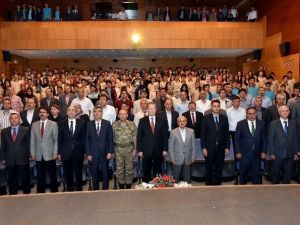 Gümüşhane’de Öğrencilere Tablet Bilgisayar Dağıtıldı