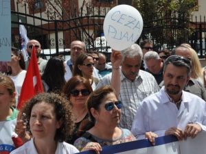 Sağlıkçılar Hakları İçin Eylem Yaptı