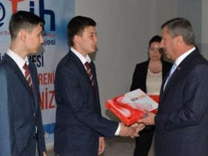 Kütahya’da Fatih Projesi Tablet Dağıtım Töreni