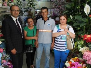 Özhan, Kışla Caddesi Esnafıyla Bir Araya Geldi