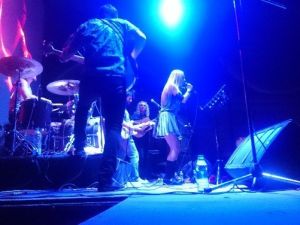 Zeynep Casalini Konserden Konsere Koşuyor