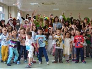 Çocuk Gelişimi Öğrencilerinden Tiyatro Etkinliği