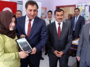 Fatih Projesi Tabletleri Şanlıurfa’da Da Dağıtıldı