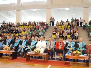 Edremit MYO’da Mezuniyet Sevinci