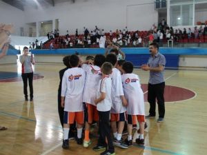 Tekden Koleji Minik Basketbol Takımı Kayseri Şampiyonu