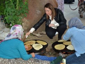 Önce Gözleme Yaptı, Sonra Ekonomiyi Değerlendirdi