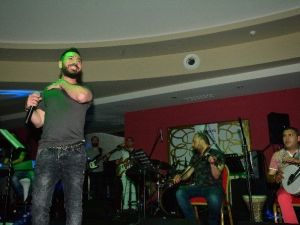 Rober Hatemo Adanalılar’ı Coşturdu