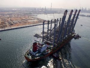 Türkiye’nin En Büyük 4 Dev Vinçi Körfez’e Ulaştı