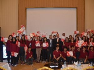 Tablet Bilgisayarlar Törenle Dağıtıldı