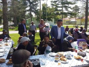 Özgüven Huzurevi Sakinleri İle Kahvaltıda Buluştu