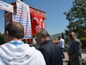 Uslu’dan MHP’nin Pankartına Tepki